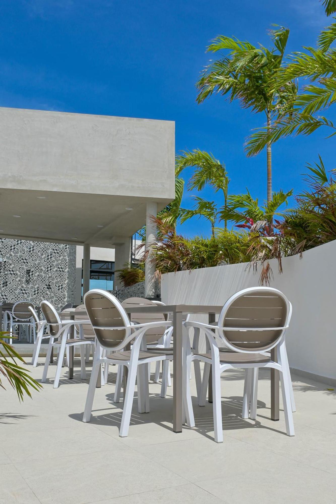 Urban Towers Playa Del Carmen Apartment Exterior photo
